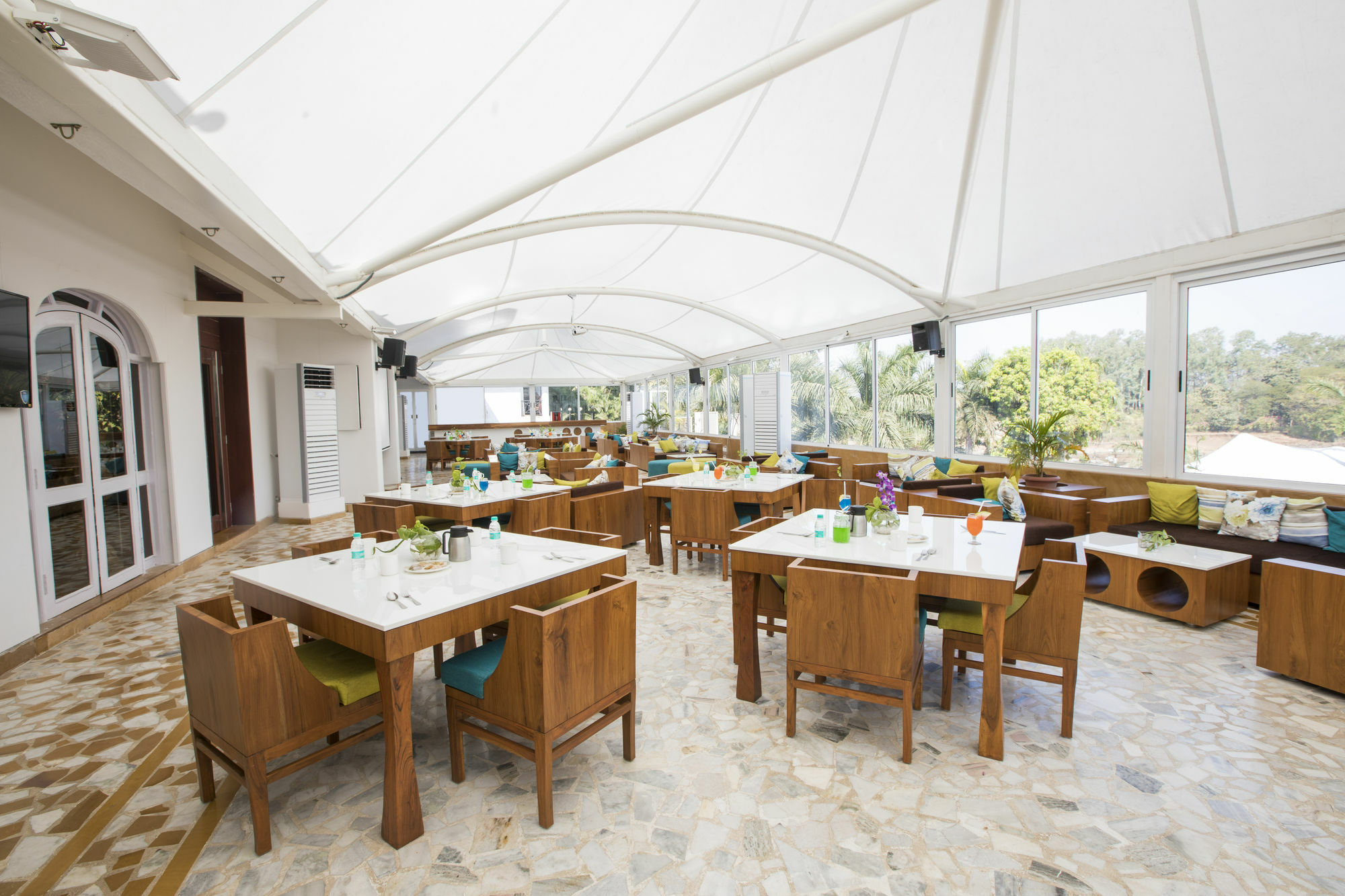 Khanvel Resort Сілвасса Екстер'єр фото
